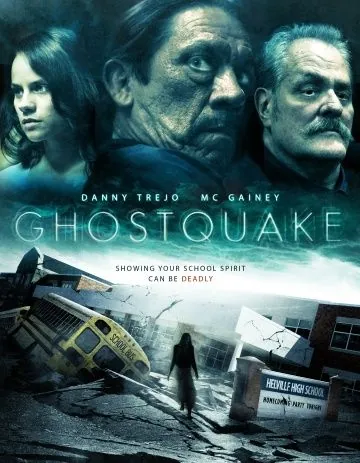 Постер: Призрак в школе (2012)