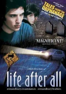 Постер: И все-таки жить! / Carnets d'ados - La vie quand même (2003)