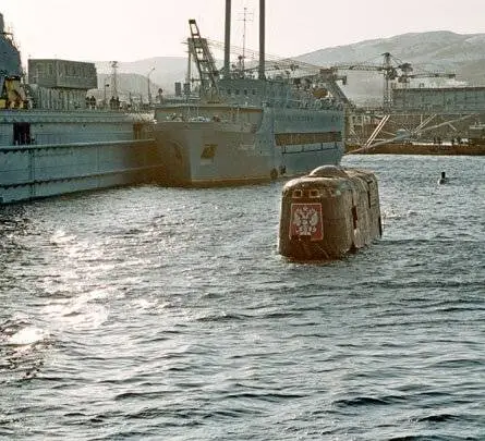 Кадр из Курск: Субмарина в мутной воде (2004) Кадр 2 из фильма Курск: Субмарина в мутной воде / Koursk: Un sous-marin en eaux troubles (2004)