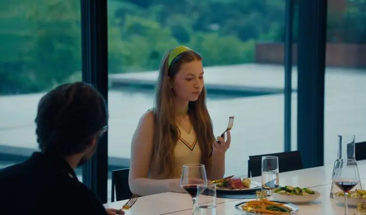 Кадр из Клуб Зеро (2023) Кадр 2 из фильма Клуб Зеро / Club Zero (2023)