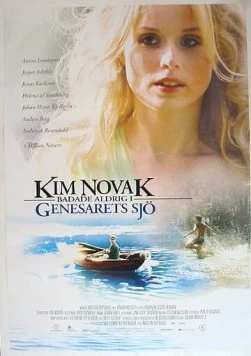 Постер: Ким Новак никогда не купалась в Генисаретском озере / Kim Novak badade aldrig i Genesarets sjö (2005)